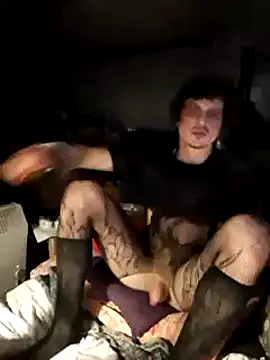 Snapshot of willinganalslut2 chatting on December 31, 2024, 12:11 am willinganalslut2 online show from December 31, 2024, 12:11 am