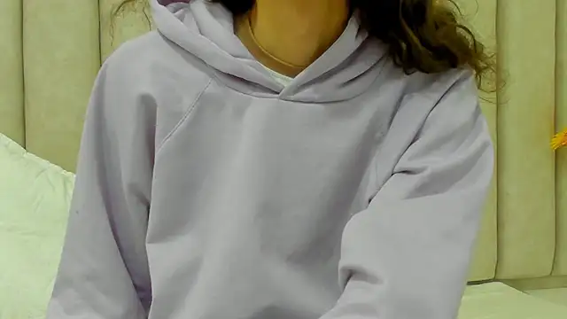 FreyaMoller online show from October 13, 2025, 7:48 pm