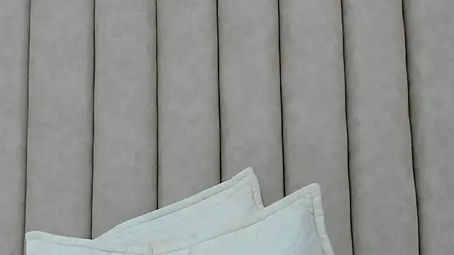 FreyaMoller online show from October 11, 2025, 7:48 pm