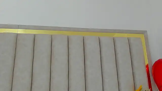 FreyaMoller online show from October 8, 2025, 8:42 pm