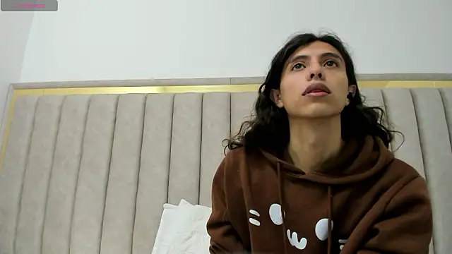 FreyaMoller online show from February 18, 2026, 7:10 pm