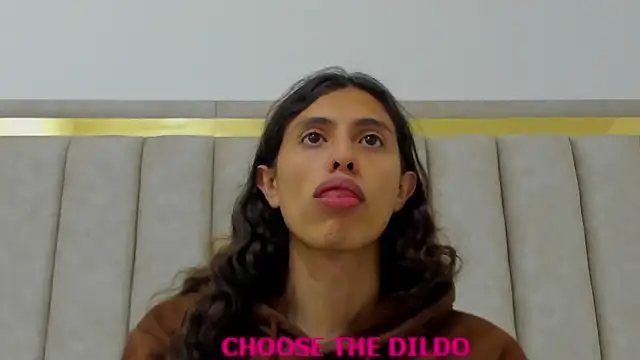 FreyaMoller online show from November 21, 2025, 8:08 pm