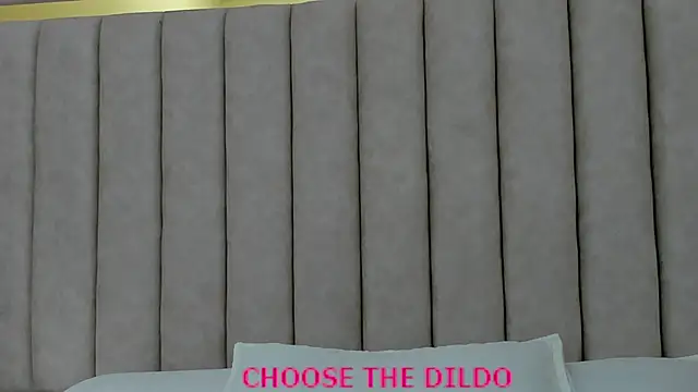 FreyaMoller online show from November 11, 2025, 7:41 pm