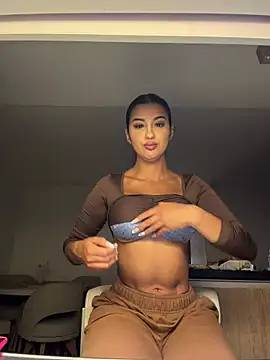 Kimm khalifa online show from March 31, 2026, 11:18 pm