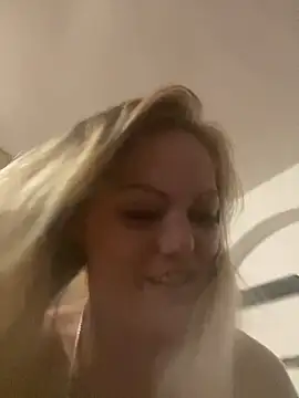 Snapshot of SinSoft58450 chatting on September 13, 2025, 9:09 am SinSoft58450 online show from September 13, 2025, 9:09 am