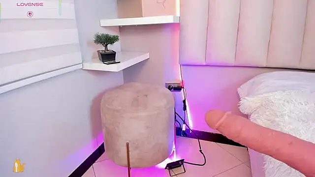 Sally  Walker online show from September 23, 2025, 3:13 am