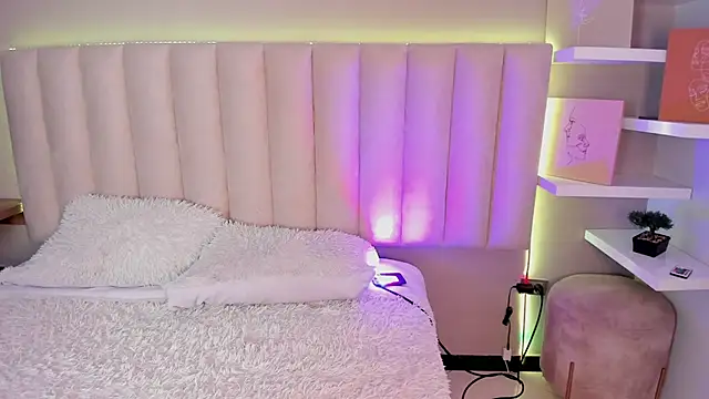 Sally  Walker online show from September 24, 2025, 3:13 am