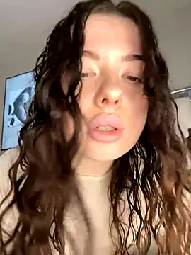 Snapshot of Kimi_Ass chatting on October 8, 2025, 12:07 pm Kimi Ass online show from October 8, 2025, 12:07 pm