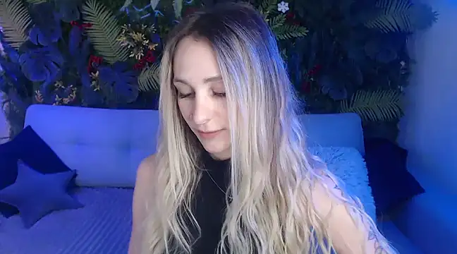 Snapshot of Horny_Blond chatting on December 26, 2024, 9:11 am Horny Blond online show from December 26, 2024, 9:11 am