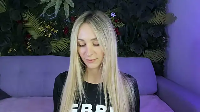 Snapshot of Horny_Blond chatting on October 20, 2025, 8:04 am Horny Blond online show from October 20, 2025, 8:04 am