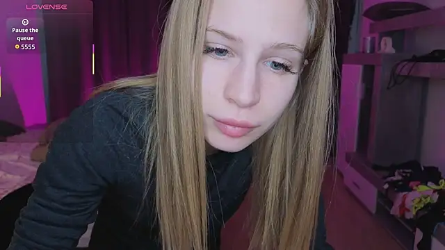 Elis Fox online show from April 11, 2026, 11:03 am