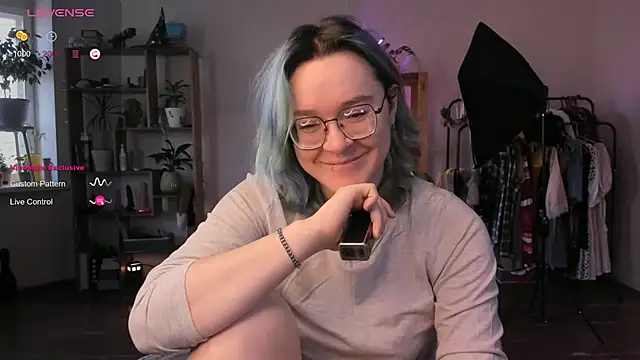 Snapshot of alisahug chatting on September 20, 2025, 6:29 am alisahug online show from September 20, 2025, 6:29 am