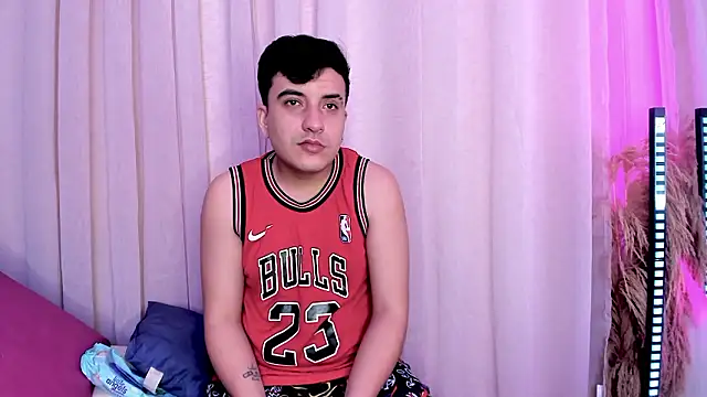 SlimLoves online show from March 1, 2026, 5:07 am