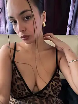 Snapshot of gabyaridi chatting on September 23, 2025, 2:35 pm gabyaridi online show from September 23, 2025, 2:35 pm