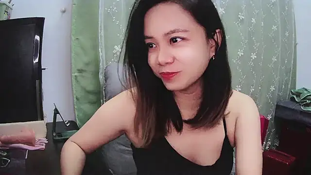 Snapshot of Candy_bee520 chatting on March 11, 2025, 3:02 pm Candy bee520 online show from March 11, 2025, 3:02 pm