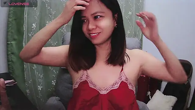 Snapshot of Candy_bee520 chatting on February 28, 2025, 6:31 pm Candy bee520 online show from February 28, 2025, 6:31 pm