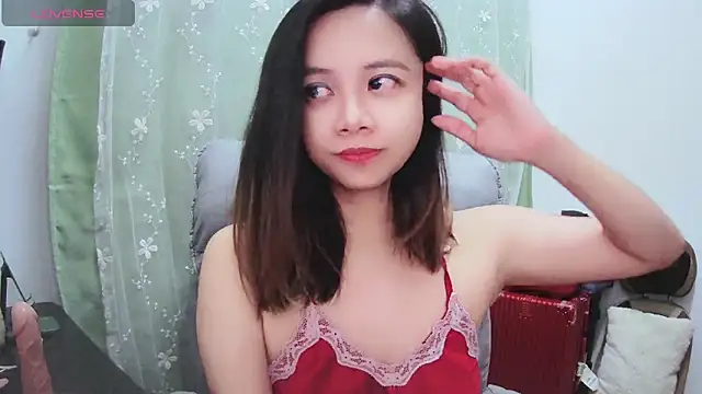 Snapshot of Candy_bee520 chatting on March 18, 2025, 3:55 pm Candy bee520 online show from March 18, 2025, 3:55 pm