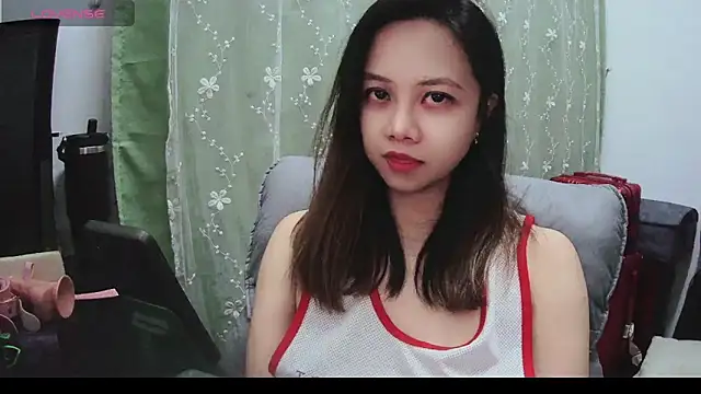 Snapshot of Candy_bee520 chatting on January 8, 2025, 3:17 pm Candy bee520 online show from January 8, 2025, 3:17 pm