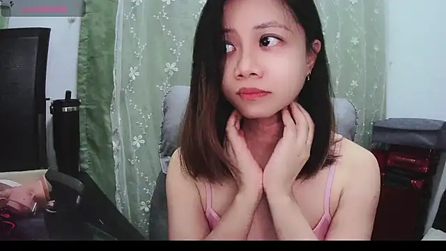 Snapshot of Candy_bee520 chatting on January 14, 2025, 3:57 pm Candy bee520 online show from January 14, 2025, 3:57 pm