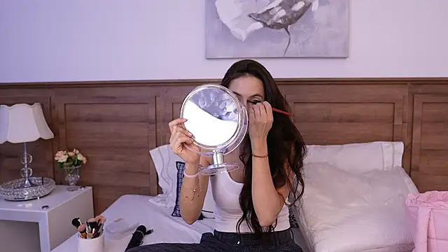 Snapshot of Amber_Rush_ chatting on February 4, 2026, 11:44 pm Amber Rush online show from February 4, 2026, 11:44 pm