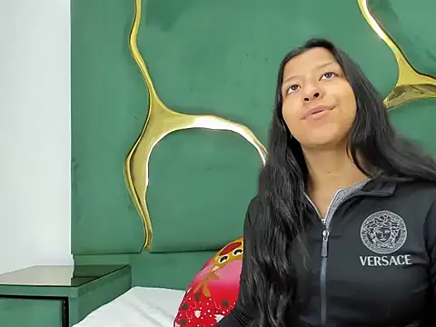 VaneLin18 online show from January 7, 2026, 8:36 pm