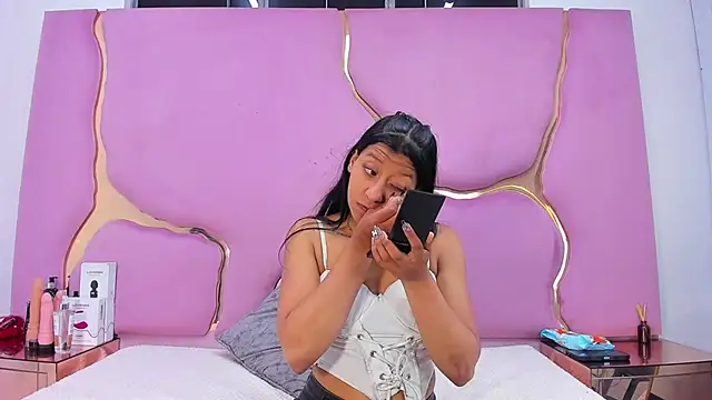 Snapshot of VaneLin18 chatting on September 22, 2025, 11:44 pm VaneLin18 online show from September 22, 2025, 11:44 pm