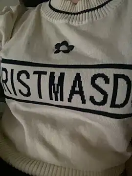 Snapshot of Tuongvy05 chatting on October 6, 2025, 3:24 pm Tuongvy05 online show from October 6, 2025, 3:24 pm