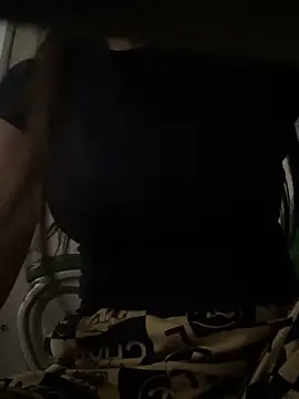 Snapshot of Tuongvy05 chatting on December 14, 2025, 8:31 am Tuongvy05 online show from December 14, 2025, 8:31 am