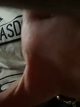 Snapshot of Tuongvy05 chatting on November 6, 2025, 4:00 pm Tuongvy05 online show from November 6, 2025, 4:00 pm