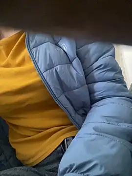 Snapshot of Tuongvy05 chatting on December 4, 2025, 7:29 am Tuongvy05 online show from December 4, 2025, 7:29 am