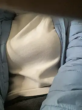 Snapshot of Tuongvy05 chatting on February 9, 2026, 7:50 am Tuongvy05 online show from February 9, 2026, 7:50 am