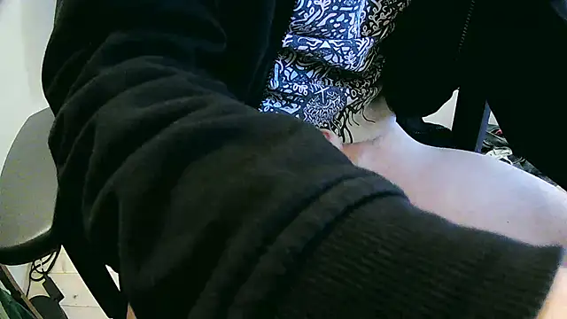 Snapshot of skinnyandthick chatting on February 14, 2025, 12:36 pm skinnyandthick online show from February 14, 2025, 12:36 pm