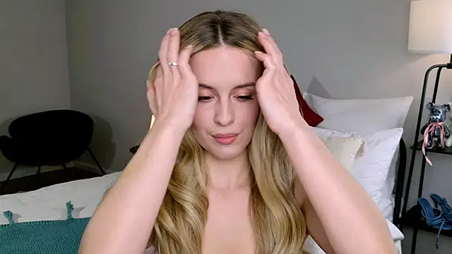 RozzitaBedberry online show from November 23, 2025, 12:15 pm