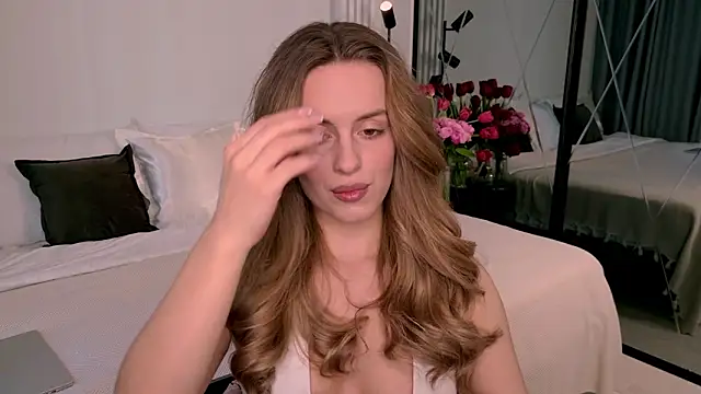 RozzitaBedberry online show from March 11, 2026, 11:15 am