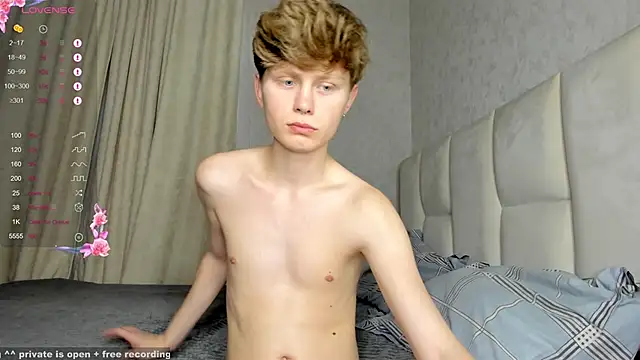 Snapshot of christian_di0r chatting on November 11, 2025, 6:03 pm christian di0r online show from November 11, 2025, 6:03 pm