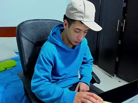 Chandler ken online show from October 31, 2025, 1:13 am