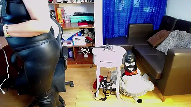 LiaTaylorr online show from September 23, 2025, 12:34 pm