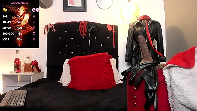 LiaTaylorr online show from January 21, 2025, 4:16 pm