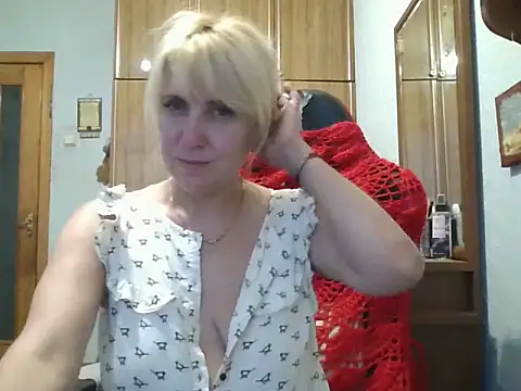 IrinaB1 online show from June 17, 2026, 4:28 pm