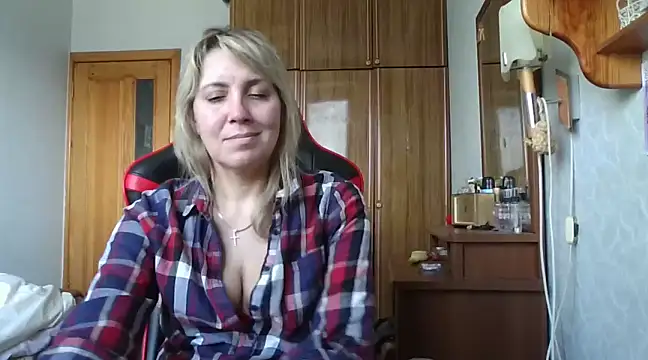 IrinaB1 online show from February 17, 2025, 11:02 am