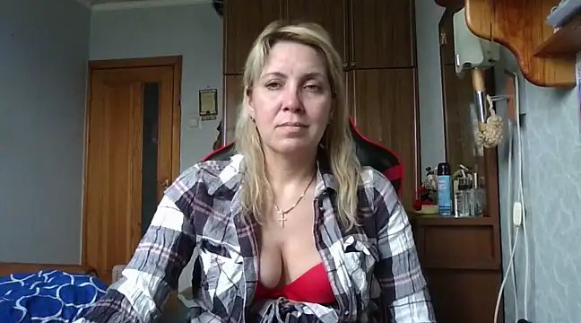 IrinaB1 online show from March 3, 2025, 8:08 am