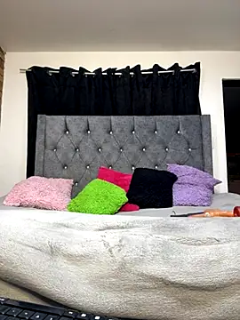 Snapshot of valenthottie chatting on October 8, 2025, 3:19 am valenthottie online show from October 8, 2025, 3:19 am