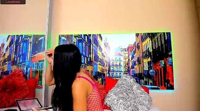CristalLoren online show from February 7, 2025, 11:34 am