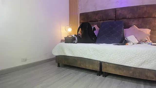 Snapshot of IsisBlake chatting on October 3, 2025, 2:15 am IsisBlake online show from October 3, 2025, 2:15 am