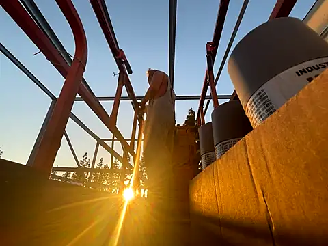 Snapshot of frisque1 chatting on October 18, 2025, 12:56 am frisque1 online show from October 18, 2025, 12:56 am