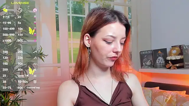 pretty little thing online show from March 11, 2025, 4:08 am