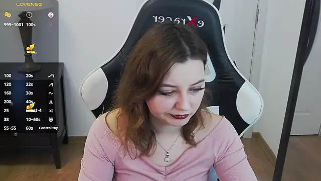 pretty little thing online show from February 19, 2026, 5:32 pm