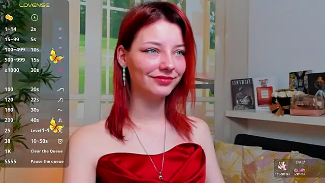 pretty little thing online show from February 6, 2025, 12:04 pm