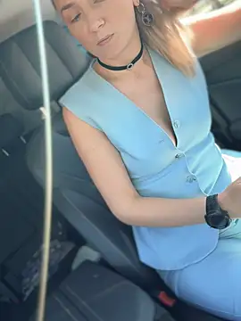 Crazy-Rosa online show from April 2, 2026, 5:36 am