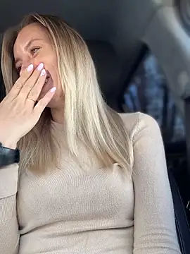 Crazy-Rosa online show from November 12, 2025, 8:40 am